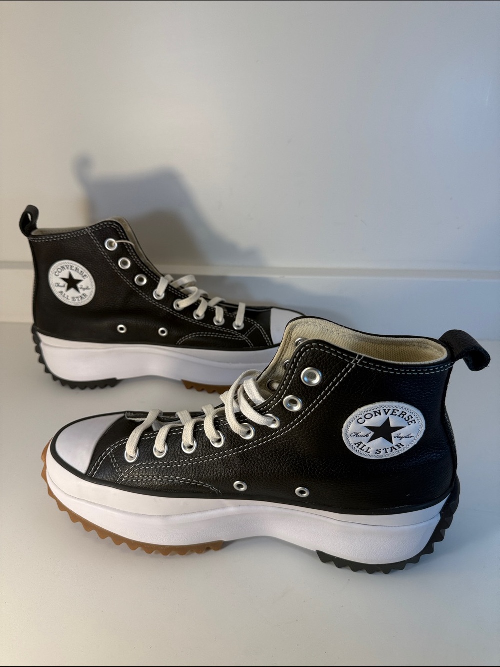 Converse Unisex Run Star Hike Platform Leather Sneakers (Men’s 8.5; Women’s 10)